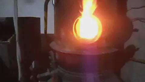Твердотопливная горелка Пеллетекс ТТ работает с парогенератором РИ 5 на шелухе.