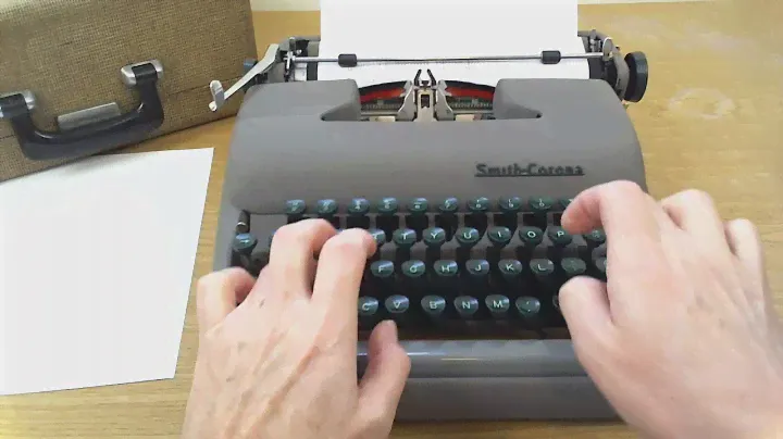 1954 Smith Corona Clipper Typewriter